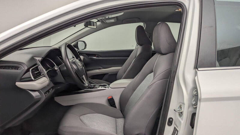 2024 Toyota Camry Hybrid LE