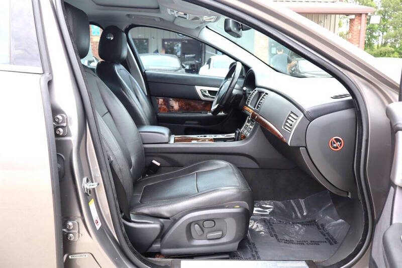 2011 Jaguar XF Premium