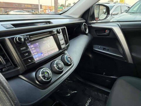 2017 Toyota RAV4 LE
