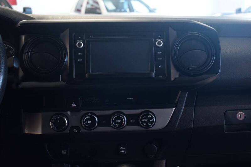 2016 Toyota Tacoma SR