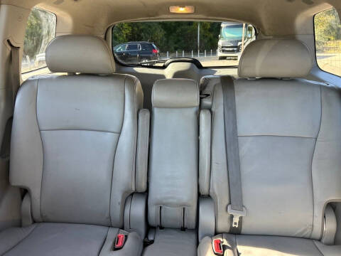 2011 Toyota Highlander SE