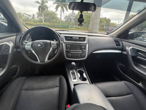 2017 Nissan Altima 2.5 SR