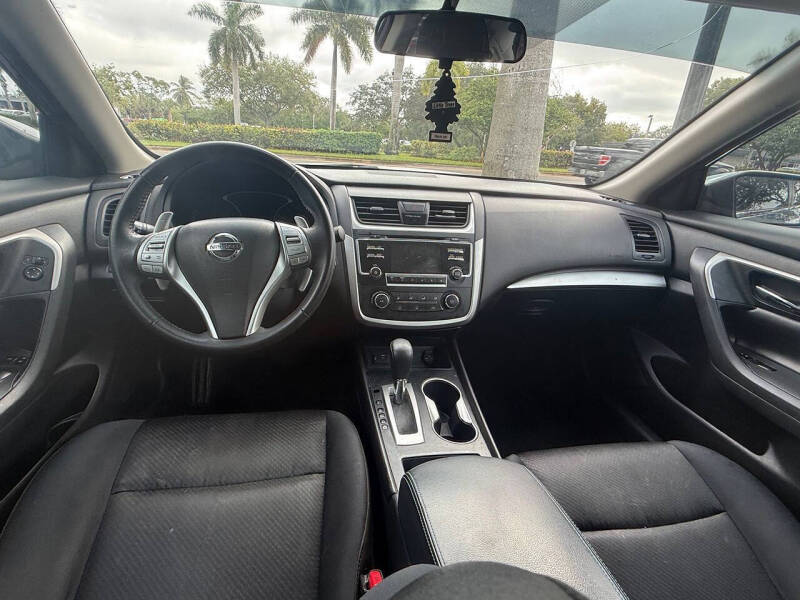 2017 Nissan Altima 2.5 SR