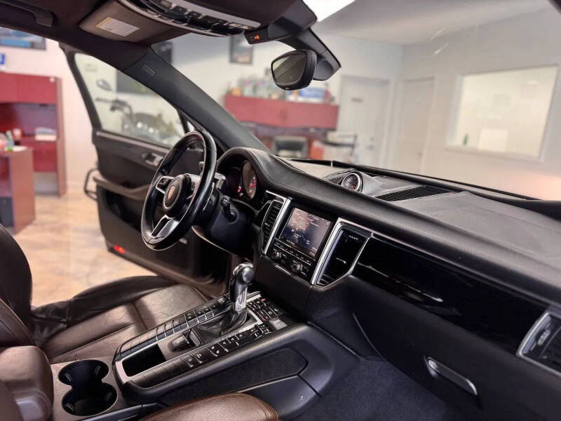 2015 Porsche Macan S
