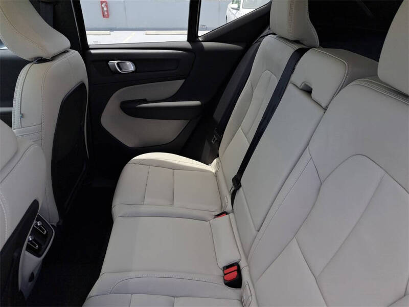 2026 Volvo XC40 B5 Plus