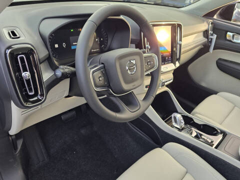 2026 Volvo XC40 B5 Plus