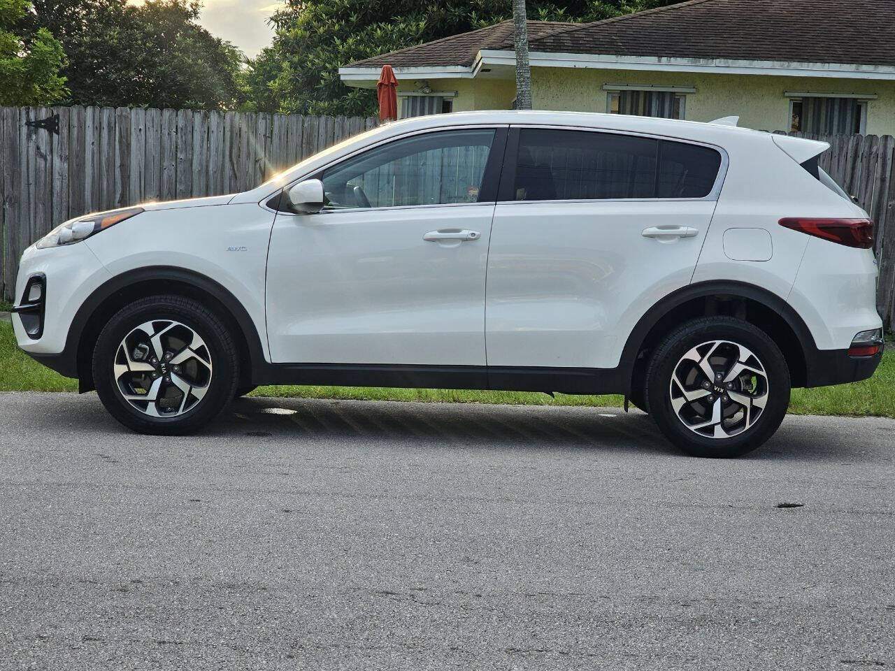 2022 KIA Sportage SUV / Crossover - $18,010