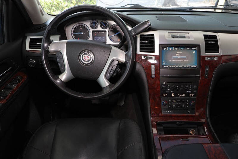 2011 Cadillac Escalade Premium