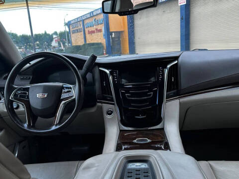 2015 Cadillac Escalade Luxury