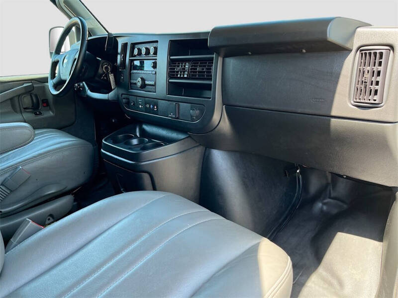 2023 Chevrolet Express 2500