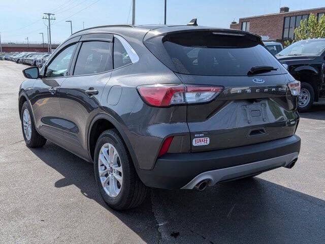 2020 Ford Escape SE