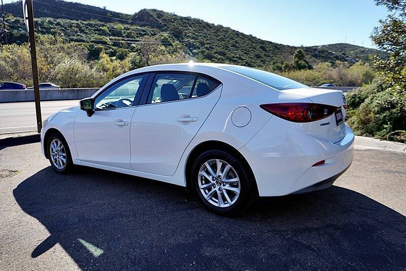 2018 Mazda MAZDA3 Sport