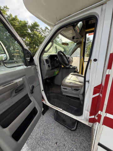 2016 Ford E-350