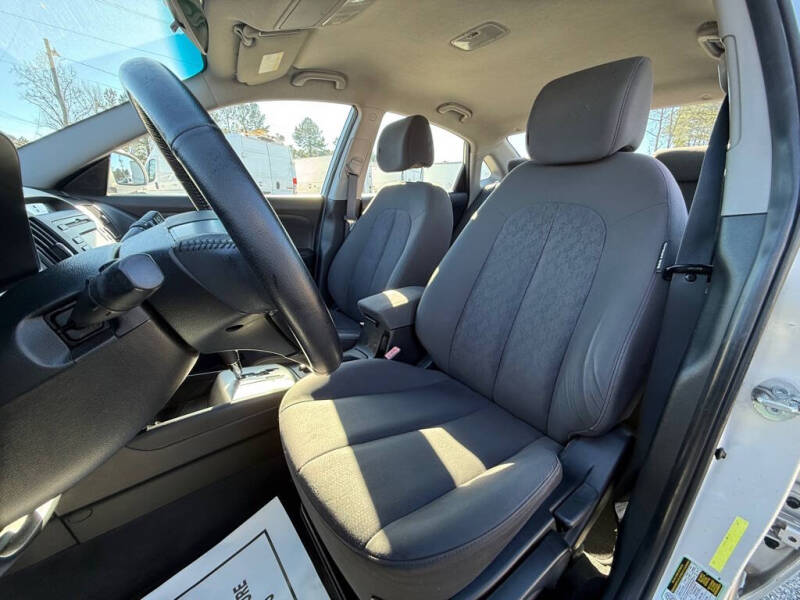 2010 Hyundai Elantra Blue