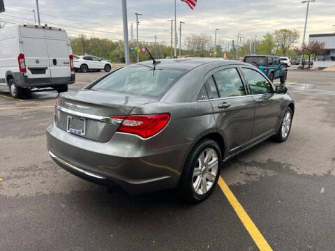 2013 Chrysler 200 Touring