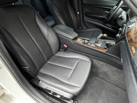 2015 BMW 3 Series 328i