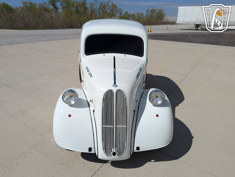 1948 Ford Anglia