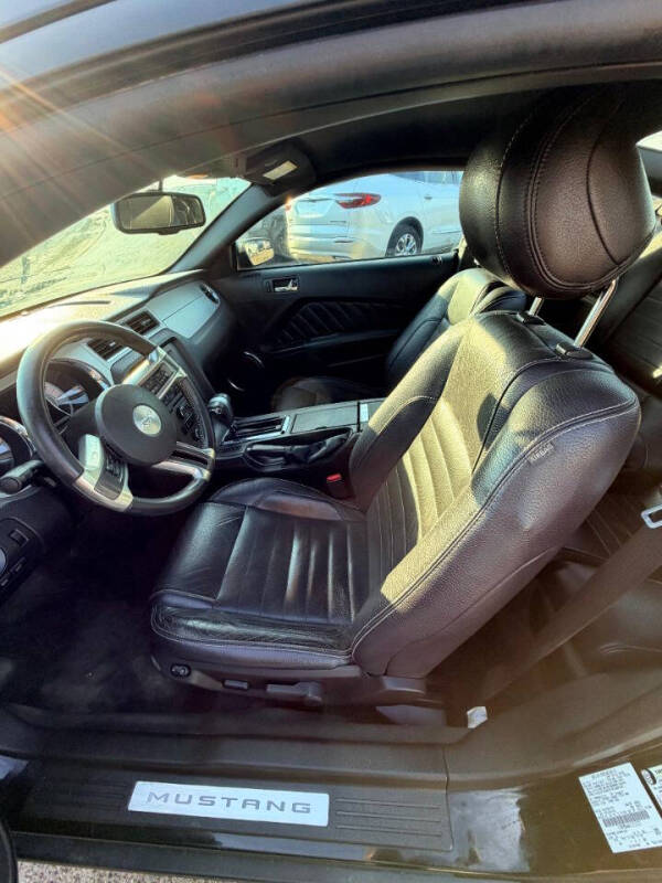 2012 Ford Mustang V6