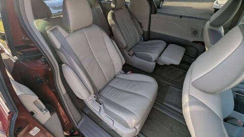 2012 Toyota Sienna