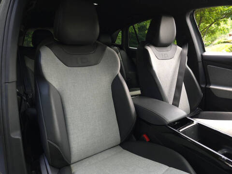2023 Volkswagen ID.4 Pro