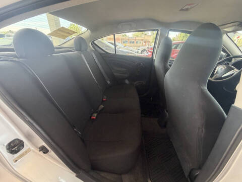 2015 Nissan Versa 1.6 S Plus