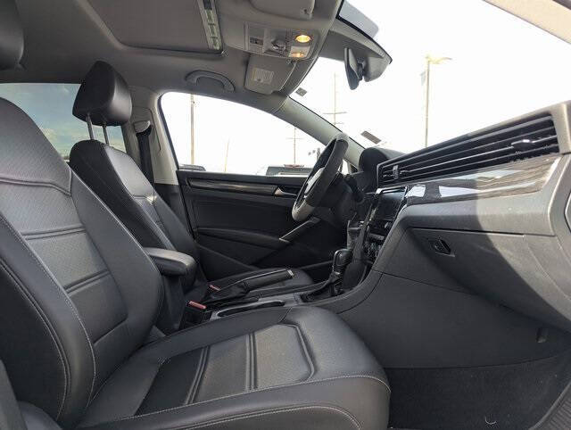 2020 Volkswagen Passat R-Line