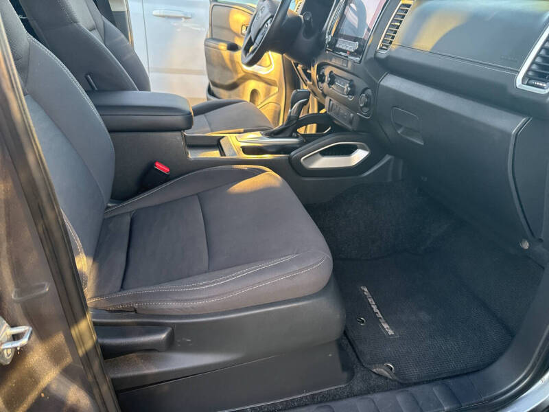 2023 Nissan Frontier SV