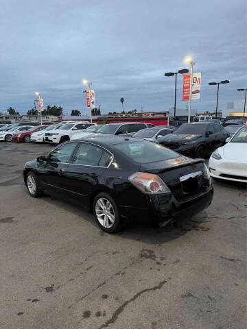 2011 Nissan Altima 3.5 SR