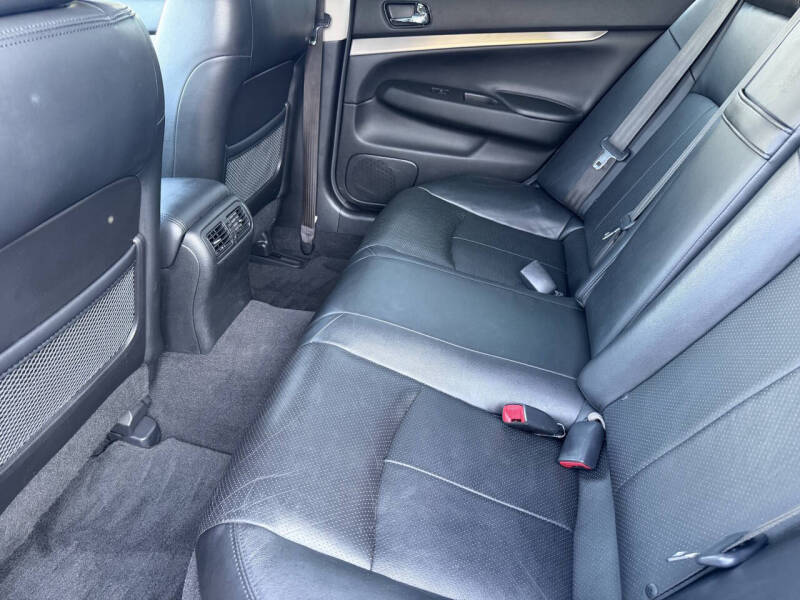 2015 Infiniti Q40