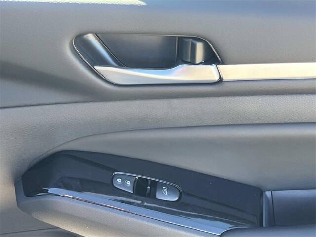 2025 Nissan Altima 2.5 SR