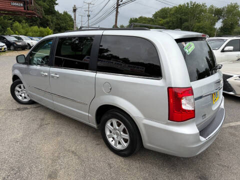 2011 Chrysler Town and Country Touring