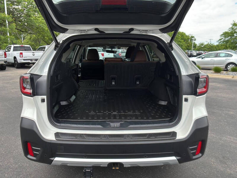 2022 Subaru Outback Touring XT