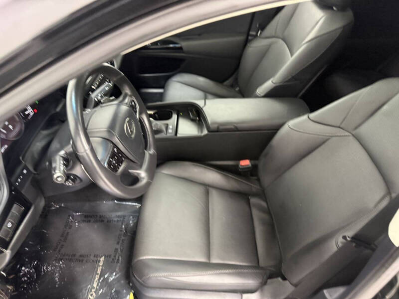 2024 Lexus ES 300h
