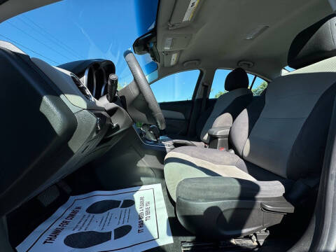 2013 Chevrolet Cruze LS Auto