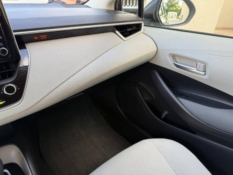 2020 Toyota Corolla LE