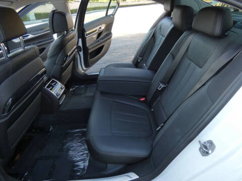 2022 BMW 7 Series 745e xDrive