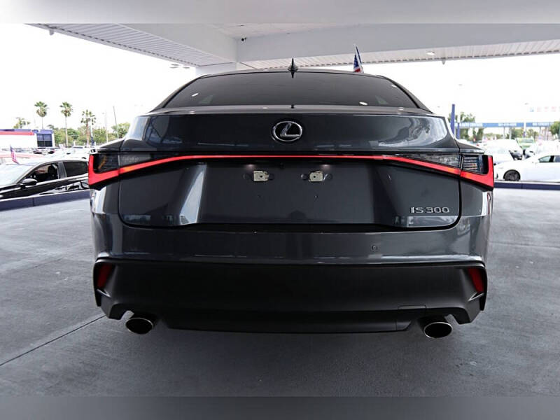 2023 Lexus IS 300