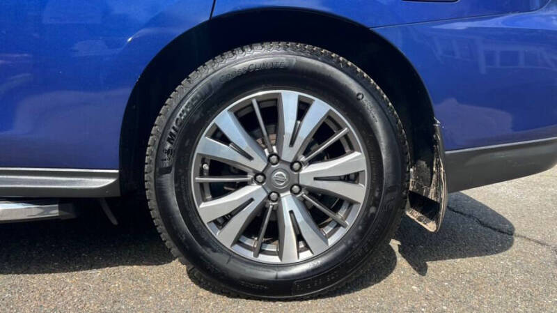 2017 Nissan Pathfinder Platinum