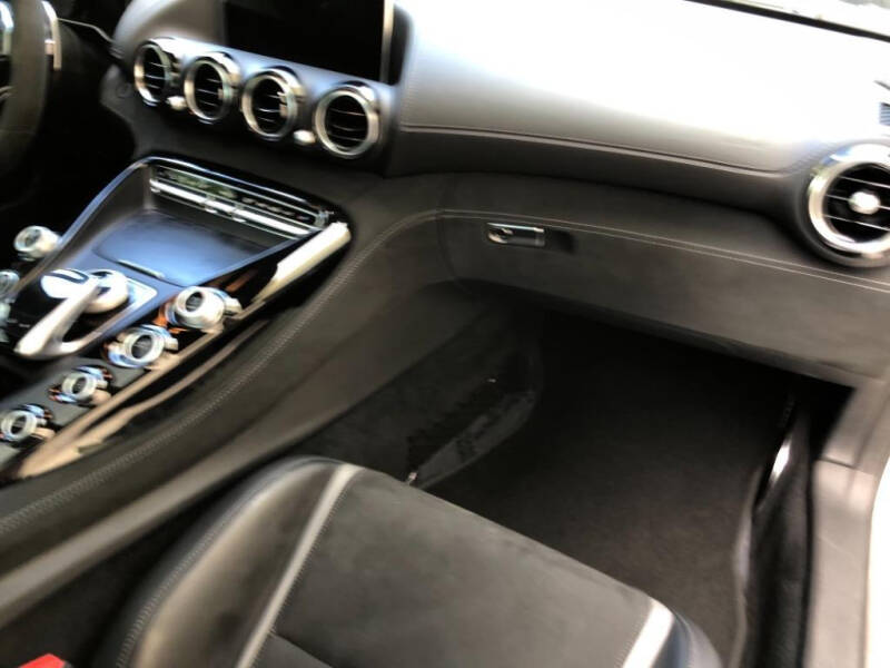 2017 Mercedes-Benz AMG GT