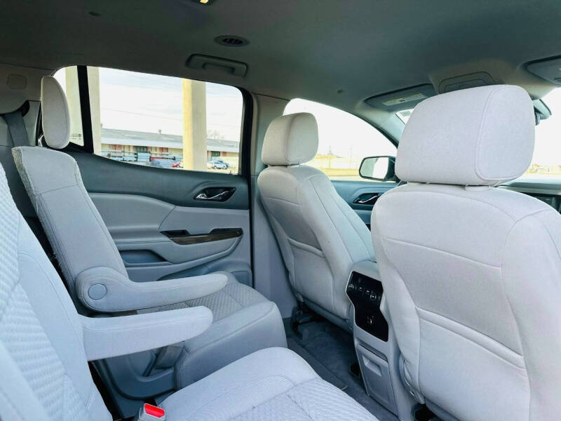 2017 GMC Acadia SLE-2