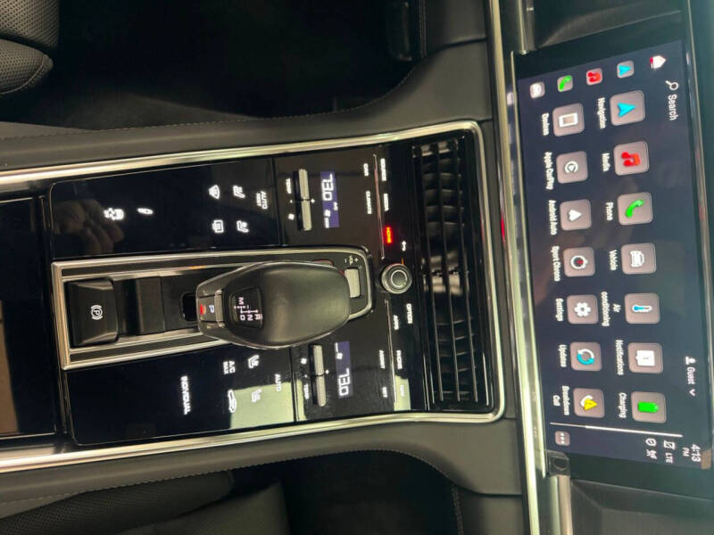 2023 Porsche Panamera 4 E-Hybrid Platinum Edition