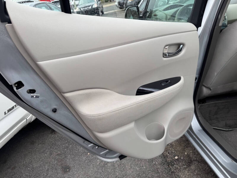2012 Nissan LEAF SL