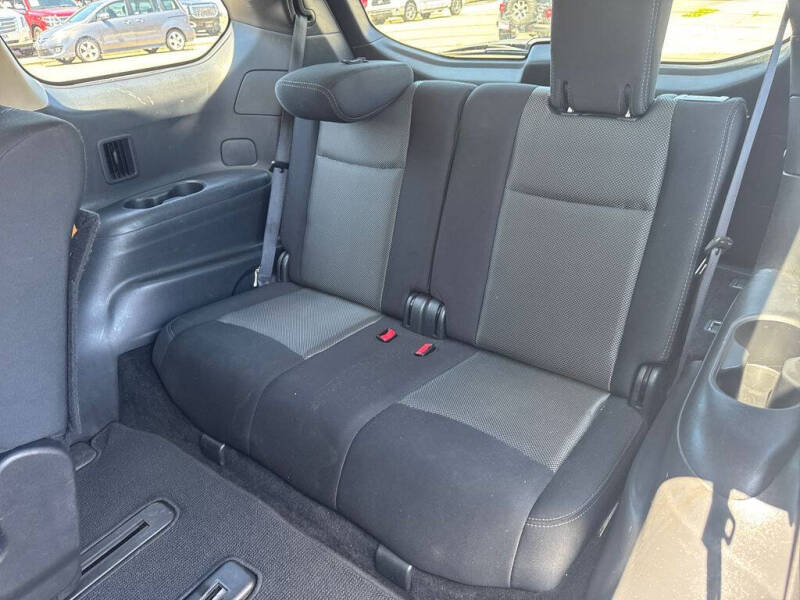 2017 Nissan Pathfinder SV
