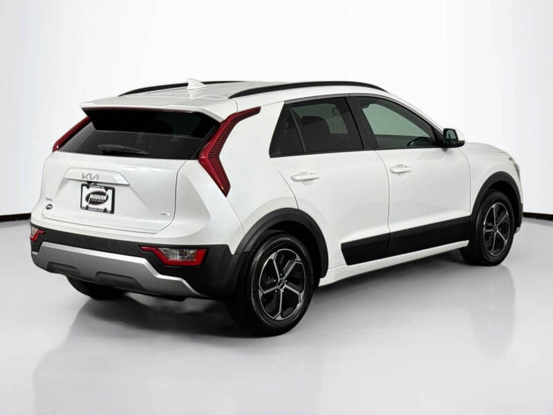 2023 Kia Niro LX