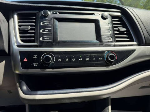 2014 Toyota Highlander LE