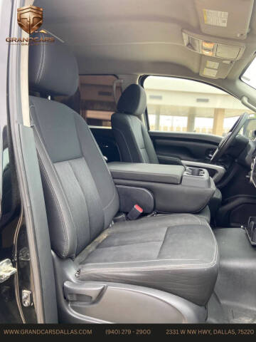 2017 Nissan Titan