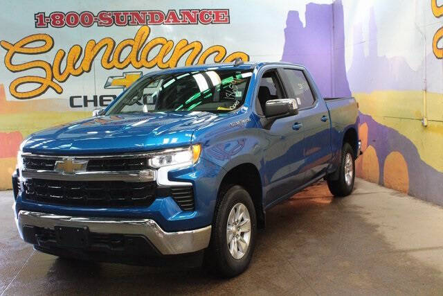 Used 2024 Chevrolet Silverado 1500 LT with VIN 1GCUDDE85RZ186591 for sale in Grand Ledge, MI