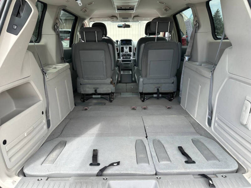 2010 Chrysler Town and Country Touring