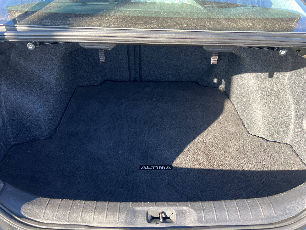 2021 Nissan Altima for sale at Magic Auto Sales in Hesperia, CA