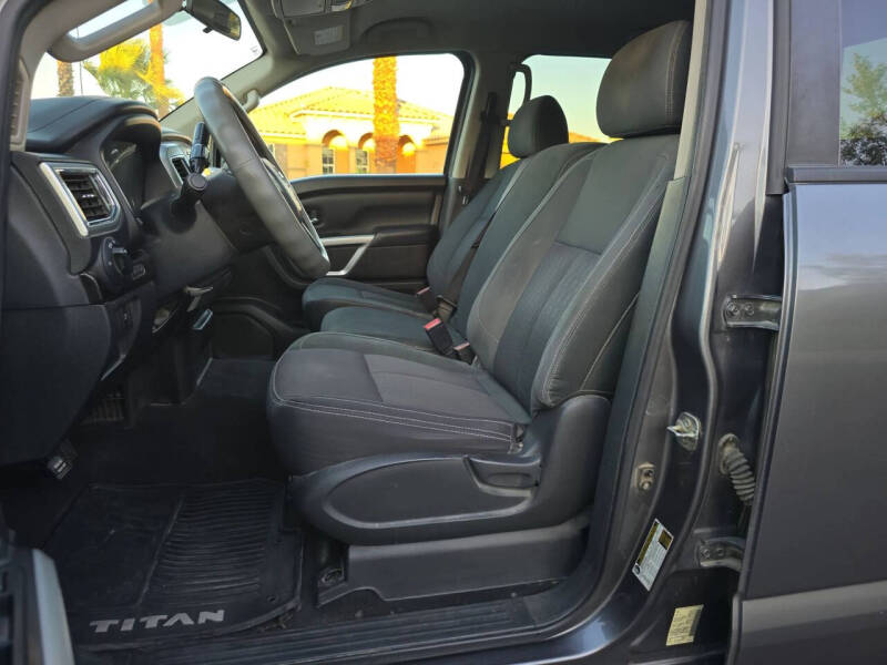 2017 Nissan Titan